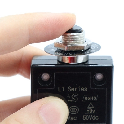 50VDC 5-30A دکمه تنظیم مجدد دستی مدار شکن محافظ جاده شکستگی حرارتی