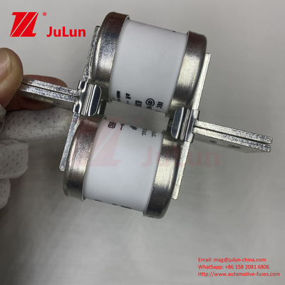 690V ولتاژ نامی BUSSMANN 630MMT فيوز های سرامیکی خودرو با دو صفحه مسطح طراحی بولت برای نصب M6 / M8
