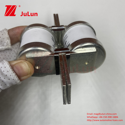 MUSSMANN 690V 630A فيوز مس سرامیکی خودرو 630MMT Twin Flat Plate Bolt Type Fuse برای حفاظت از خودرو