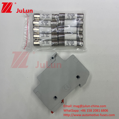 10A-63A فیوز PV برای نصب خورشیدی PV 32A 10X38mm 1000V DC Din Rail Fuse Holder با نور برای سیستم خورشیدی