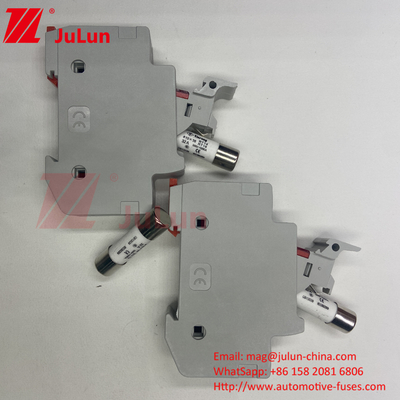 نگهدارنده فيوز خورشیدی 1000 ولت با 15A 10x38mm فيوز خورشیدی فيوز خورشیدی DC نگهدارنده فيوز 1000 ولت با فيوز لینک قیمت ارزان