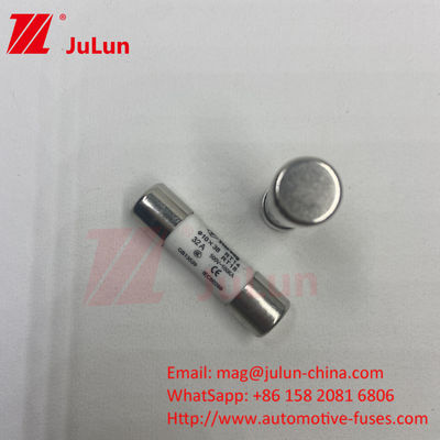 PV 10A فیوز پانل فیوز سرامیکی نصب فیوز Pv رشته ای 10 * 38mm