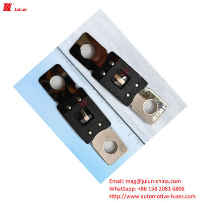 Eu UL استاندارد قطعات معدنی خودرو ابعاد بیرونی حامل فیوز / جعبه پلاستیکی / کابینت نیلونی ولتاژ نامی 32V 48V 72V خودرو / خودرو الکتریکی / موتورسیکلت
