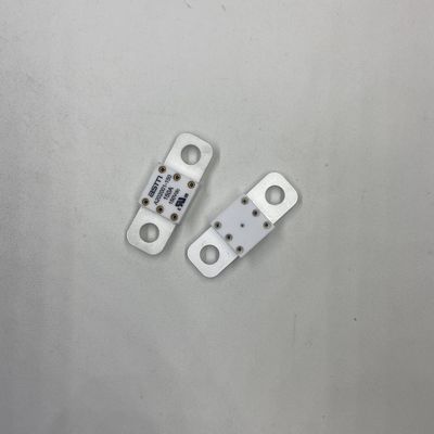 150A 150VDC تبدیل قدرت فیوز های سرامیکی اتومبیل با ظرفیت شکستن بالا 16KA 20KA با چرخش سخت توصیه شده 11-13N · m برای M8
