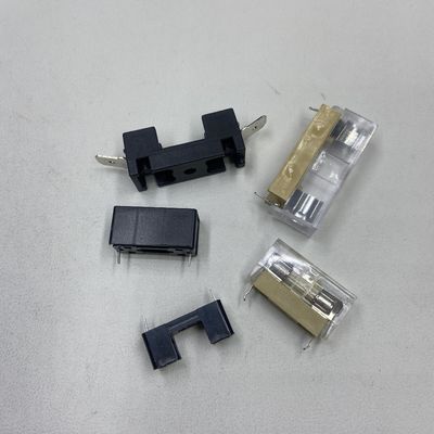 فيوز نگهدارنده 5 * 20mm حداکثر ولتاژ 10A 250VDC فيوز سرامیکی 6x30mm در PCBA