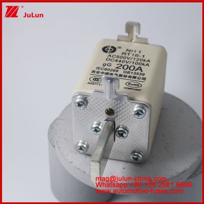 NH1 RT16-1 200A AC500V 120KA DC 440V 100KA اتومبیل سرامیک فيوز اتوماتیک نصب تیغه برای EV / HEV وسیله نقلیه اندازه کوچک محافظت از مدار کوتاه فعلی بالا