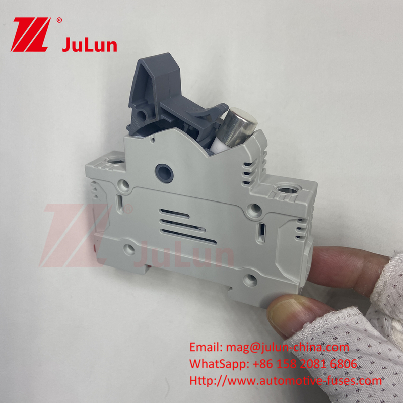 فیوز های خورشیدی 10A-63A 1000VDC/1500VDC IEC60269.6 فیوز 10X38 1p 2p 3Pole Np Dc فیوز های مربع