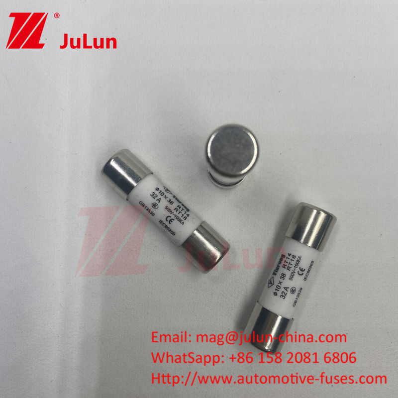 10*38mm فیوز 15A 690VDC پانل نصب فیوز خورشیدی PV برای محافظت قوی از رشته های PV