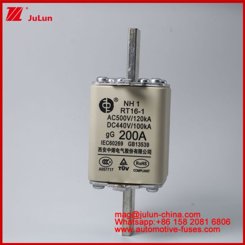 NH1 RT16-1 200A AC500V 120KA DC 440V 100KA اتومبیل سرامیک فيوز اتوماتیک نصب تیغه برای EV / HEV وسیله نقلیه اندازه کوچک محافظت از مدار کوتاه فعلی بالا