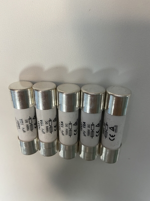 فیوز و نگهدارنده فیوز سیستم خورشیدی استوانه ای 14*51mm 25A 1500VDC