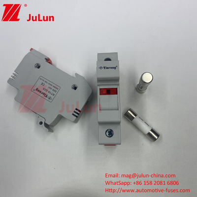 ظرفیت شکستن 30kA فیوز خورشیدی PV / دارنده فیوز خورشیدی Din Rail برای حفاظت از ماژول